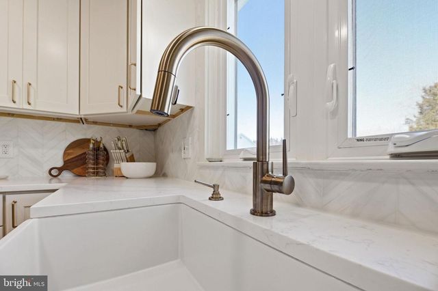 2865 HOLLAND CLIFFS RD, Huntingtown, MD 20639