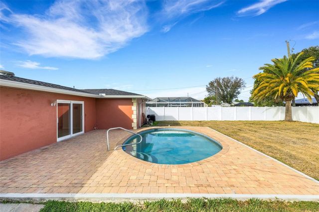 556 MIMOSA AVENUE NW, Port Charlotte, FL 33952