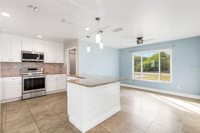 556 MIMOSA AVENUE NW, Port Charlotte, FL 33952