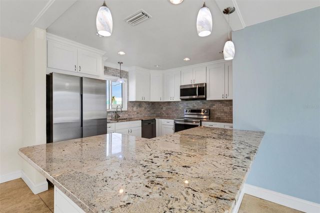 556 MIMOSA AVENUE NW, Port Charlotte, FL 33952