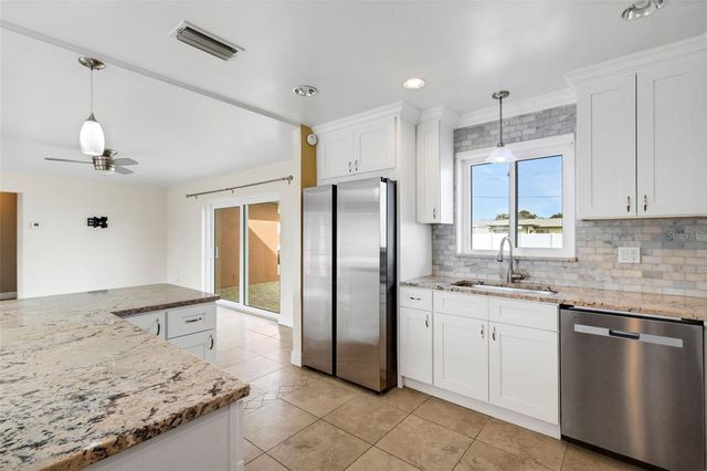 556 MIMOSA AVENUE NW, Port Charlotte, FL 33952