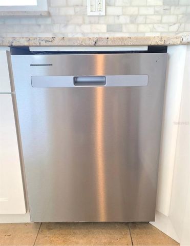 556 MIMOSA AVENUE NW, Port Charlotte, FL 33952