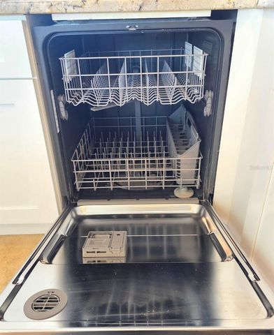 556 MIMOSA AVENUE NW, Port Charlotte, FL 33952