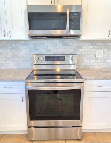 556 MIMOSA AVENUE NW, Port Charlotte, FL 33952