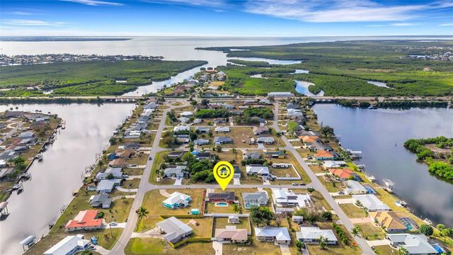 556 MIMOSA AVENUE NW, Port Charlotte, FL 33952