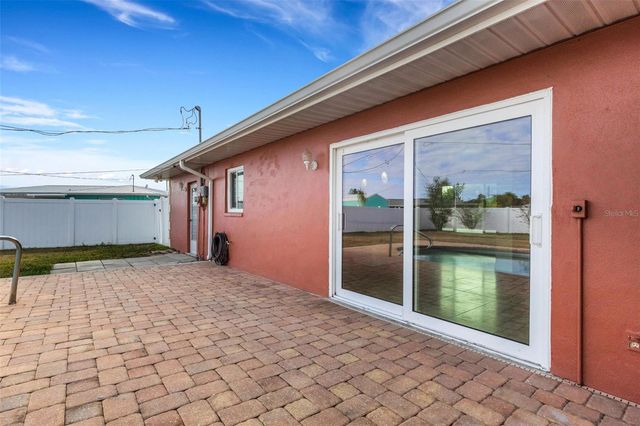 556 MIMOSA AVENUE NW, Port Charlotte, FL 33952