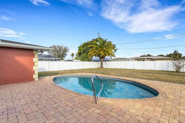 556 MIMOSA AVENUE NW, Port Charlotte, FL 33952