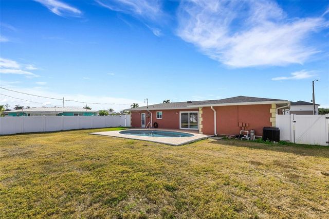 556 MIMOSA AVENUE NW, Port Charlotte, FL 33952