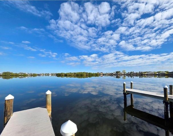 556 MIMOSA AVENUE NW, Port Charlotte, FL 33952