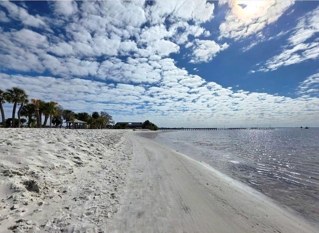 556 MIMOSA AVENUE NW, Port Charlotte, FL 33952