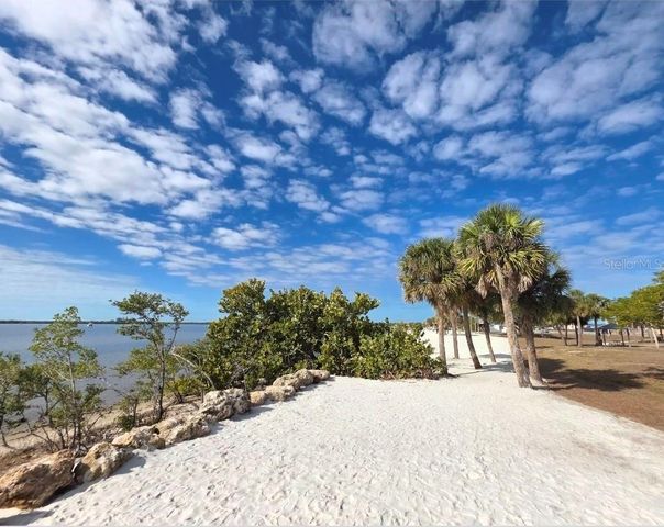 556 MIMOSA AVENUE NW, Port Charlotte, FL 33952