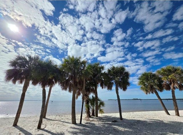 556 MIMOSA AVENUE NW, Port Charlotte, FL 33952