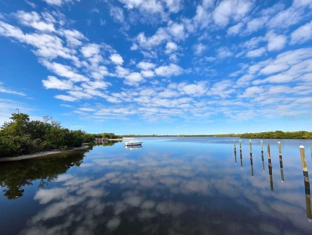 556 MIMOSA AVENUE NW, Port Charlotte, FL 33952