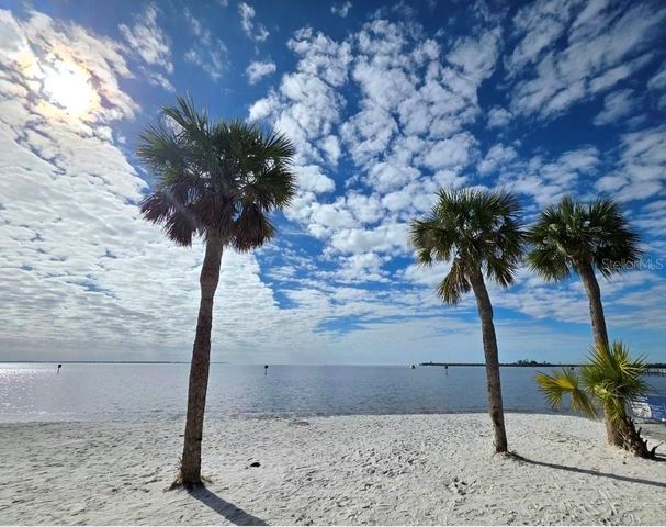 556 MIMOSA AVENUE NW, Port Charlotte, FL 33952