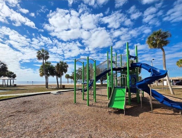 556 MIMOSA AVENUE NW, Port Charlotte, FL 33952