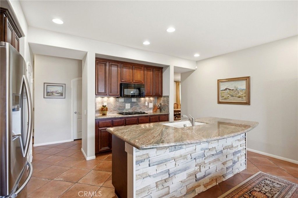Image 11 of property listing at 28481 Oasis View Circle, Menifee, CA 92584