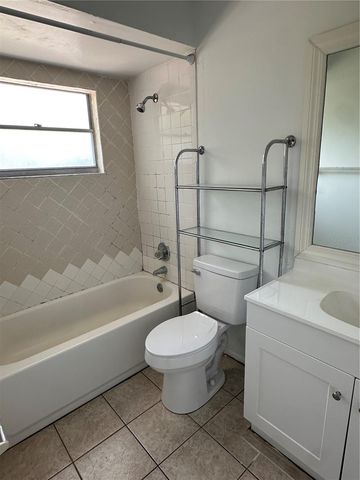 4401 NW 20TH DRIVE, Gainesville, FL 32605