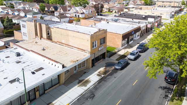 7041 W Addison Street F1, Chicago, IL 60634