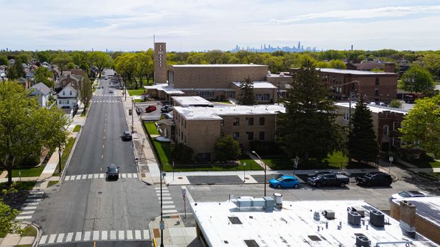 7041 W Addison Street F1, Chicago, IL 60634