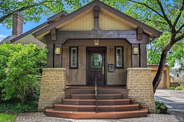 1225 Greenleaf Boulevard, Elkhart, IN 46514