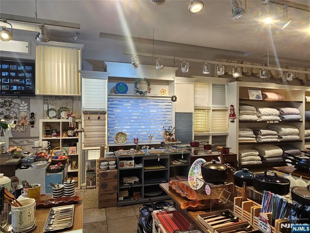301 Broad, Palisades Park, NJ 07650