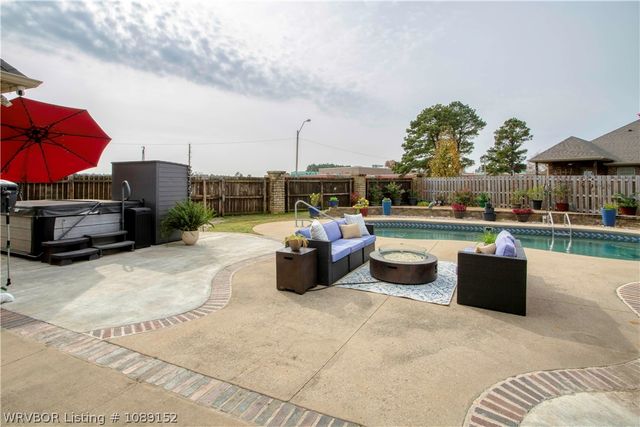 8700 Lakeside Way, Fort Smith, AR 72903