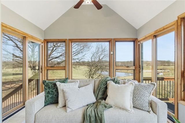 3910 Carter Drive, Smithville, MO 64089