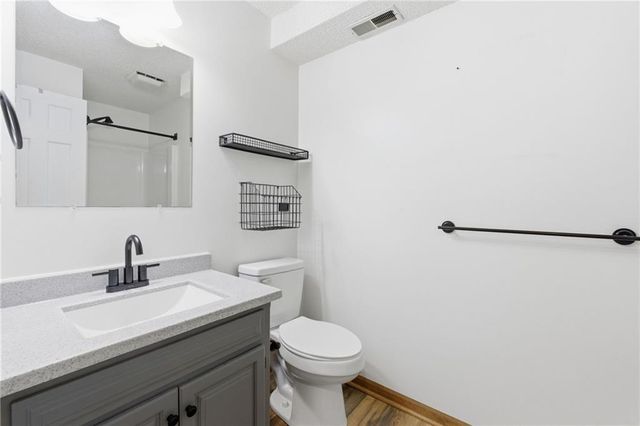 3910 Carter Drive, Smithville, MO 64089