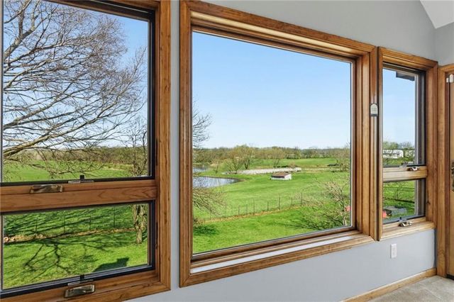 3910 Carter Drive, Smithville, MO 64089