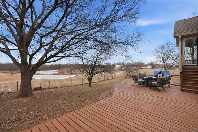 3910 Carter Drive, Smithville, MO 64089