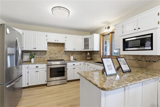 3910 Carter Drive, Smithville, MO 64089