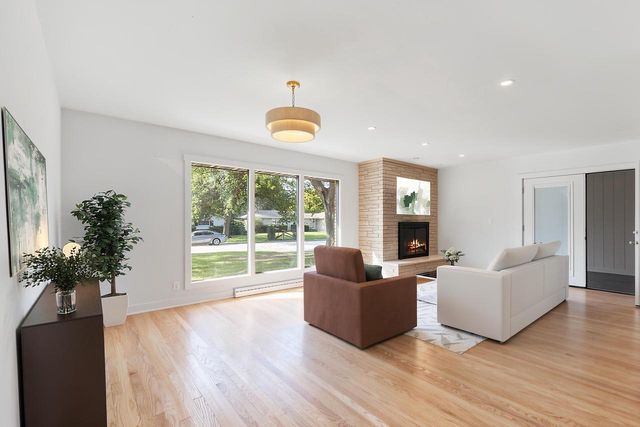 11036 W Derby AVENUE, Wauwatosa, WI 53225