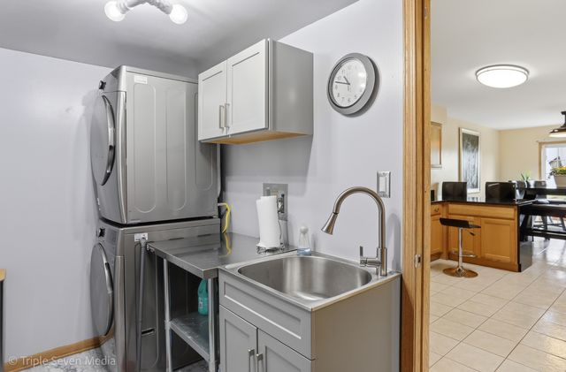 2495 Spruce Street 1, Lynwood, IL 60411