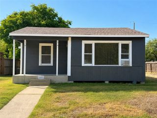 1433 Cambridge Dr, Corpus Christi, TX 78415