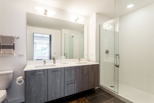 1590 Elmwood Avenue 1109, Evanston, IL 60201