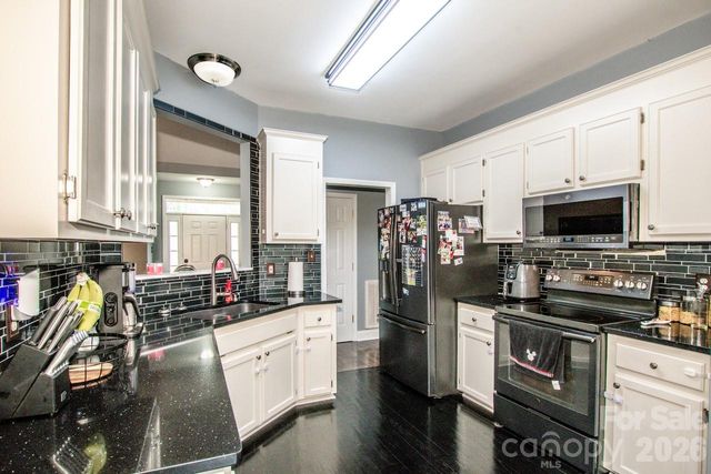 225 Delview Drive, Cherryville, NC 28021