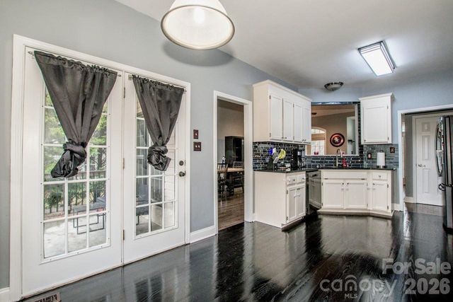 225 Delview Drive, Cherryville, NC 28021