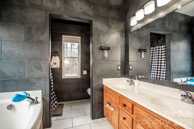 225 Delview Drive, Cherryville, NC 28021