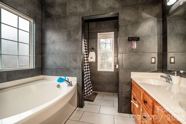 225 Delview Drive, Cherryville, NC 28021