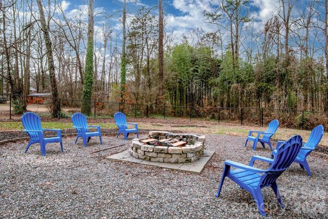 225 Delview Drive, Cherryville, NC 28021