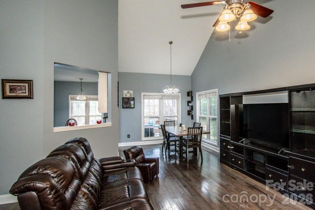 225 Delview Drive, Cherryville, NC 28021