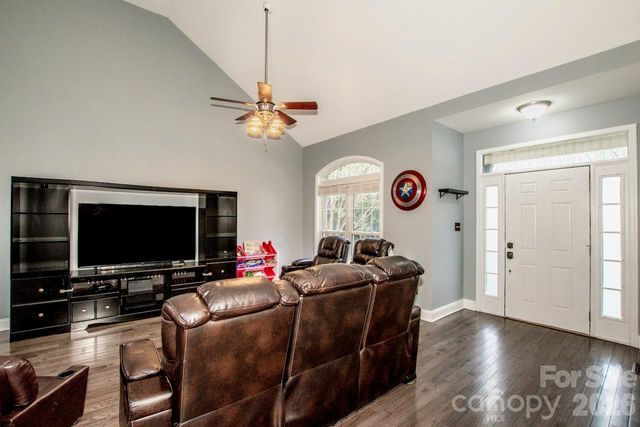 225 Delview Drive, Cherryville, NC 28021