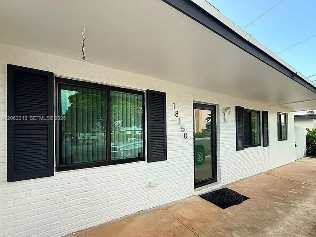 18150 NW 82nd Avenue, Hialeah, FL 33015