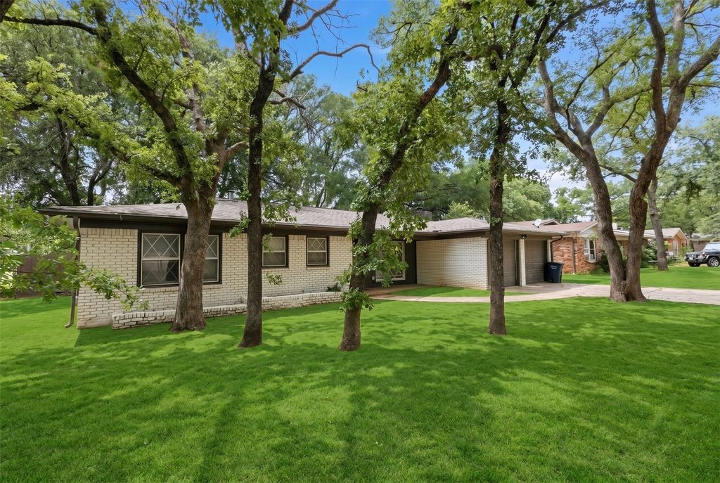 1508 Grantland Circle, Fort Worth, TX 76112