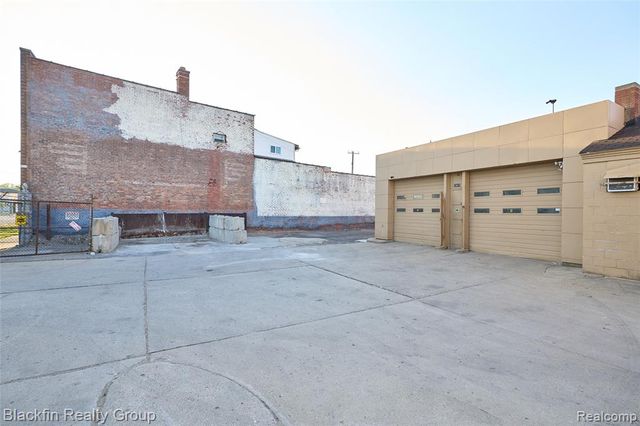 15410 Harper Avenue, Detroit, MI 48224