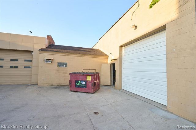 15410 Harper Avenue, Detroit, MI 48224