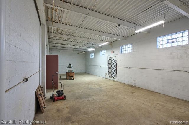 15410 Harper Avenue, Detroit, MI 48224