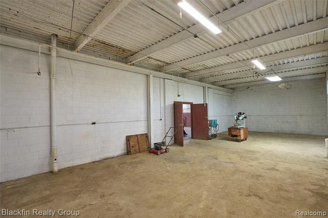 15410 Harper Avenue, Detroit, MI 48224
