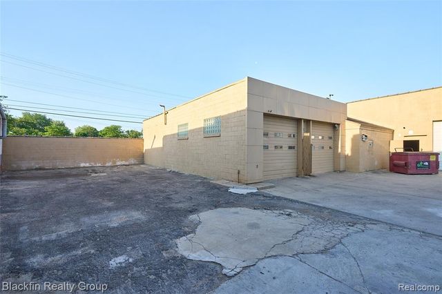 15410 Harper Avenue, Detroit, MI 48224