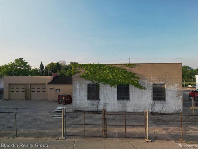 15410 Harper Avenue, Detroit, MI 48224